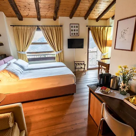 Wine & Art Relais Vallombrosa Oda ve Kahvaltı Castelrotto